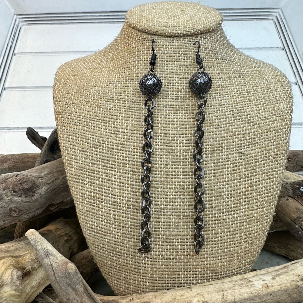 UP SCALE TIME - Black Wire Mesh Bead Earrings With Black Dangle Chain Ta…